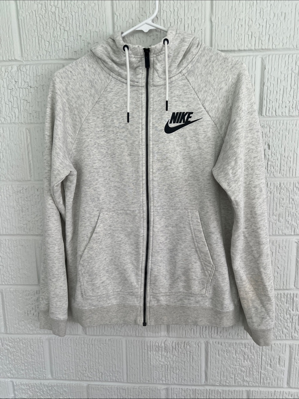Nike Women’s Light Heather Gray Full-Zip Hoodie Jacket like new